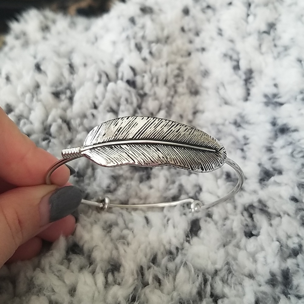 Feather braclet